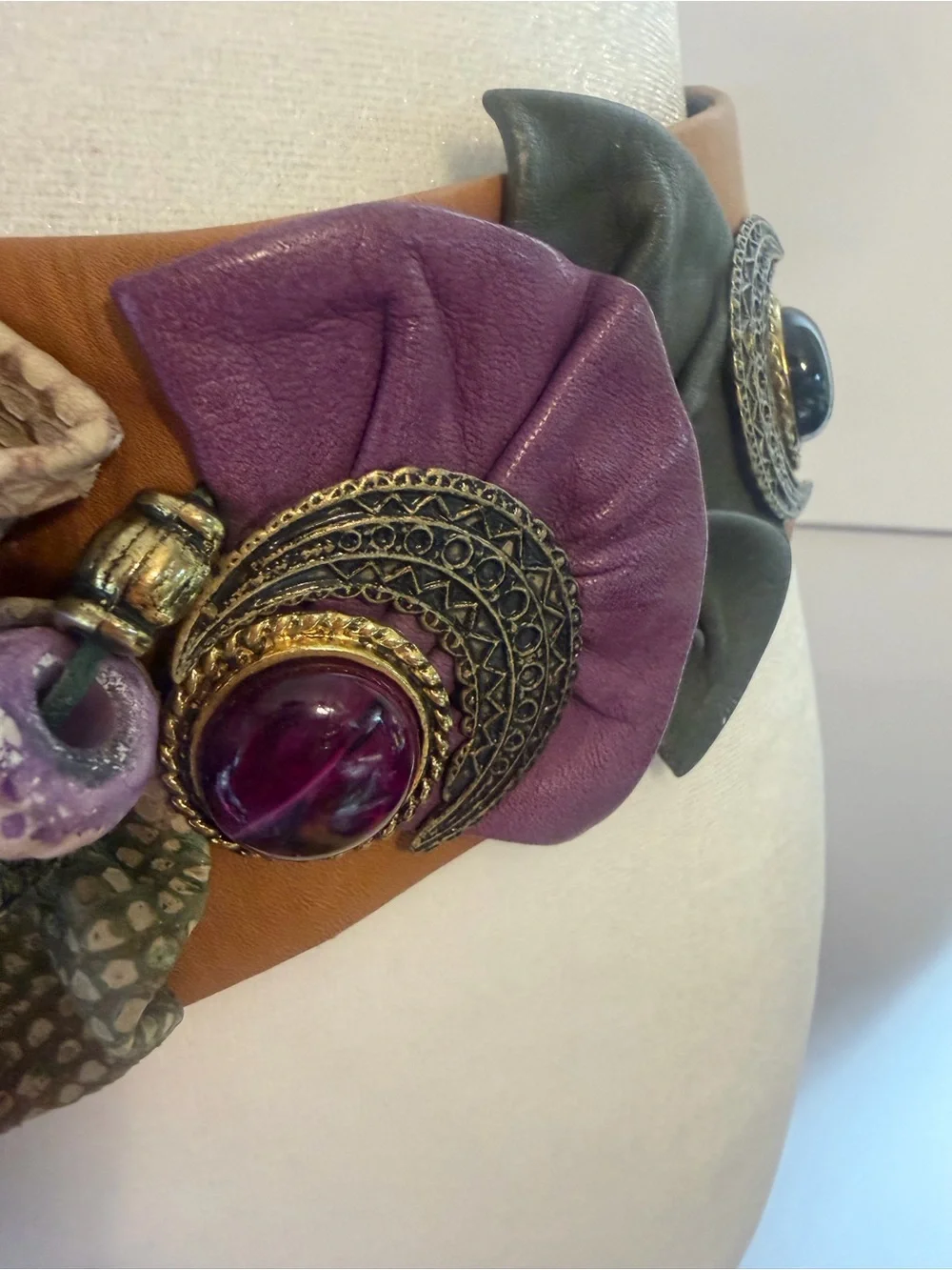 Nins Arjani eye catching